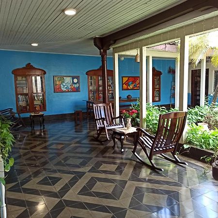 Hostal Harvest House Leon Exterior photo