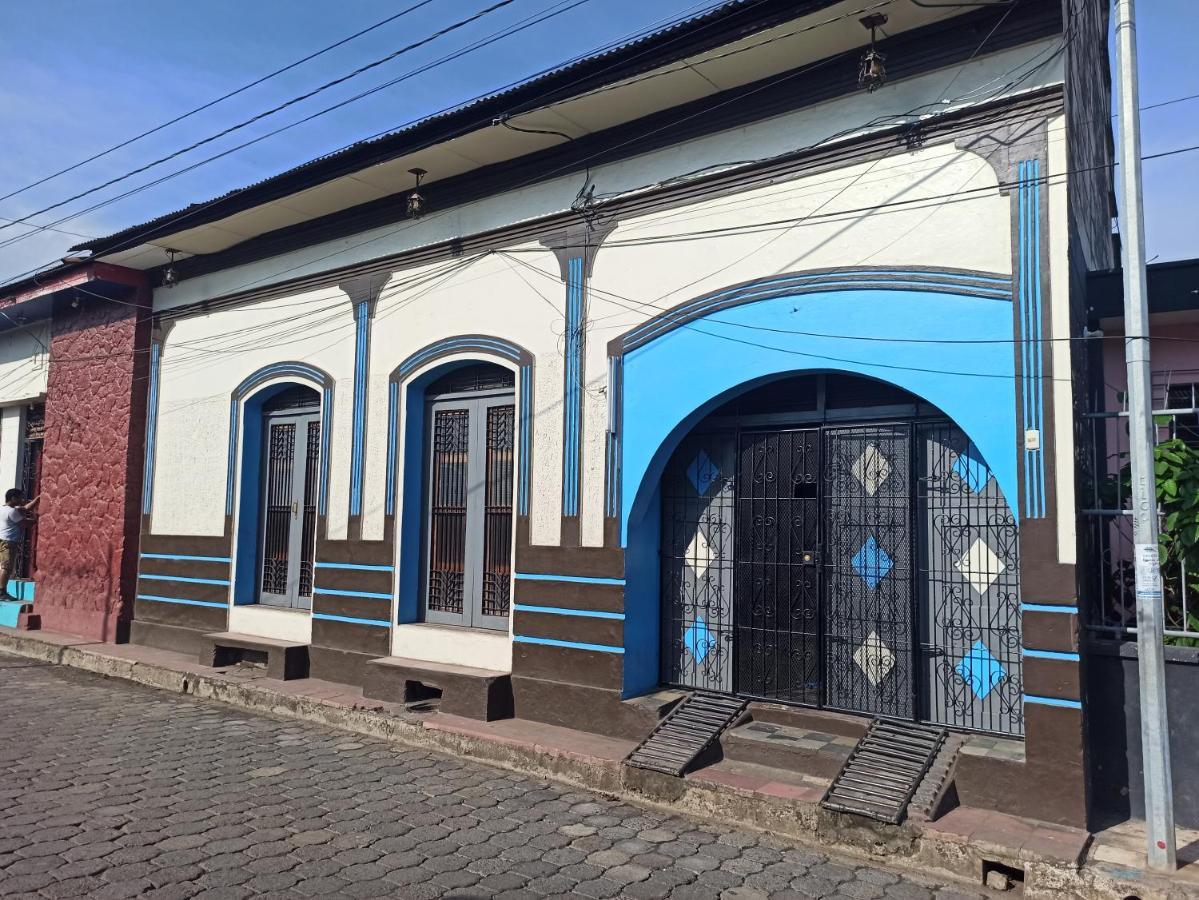 Hostal Harvest House Leon Exterior photo