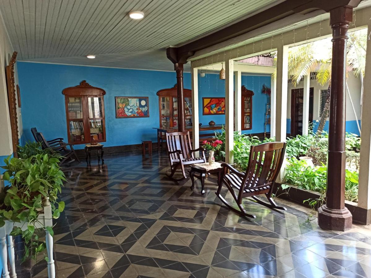 Hostal Harvest House Leon Exterior photo